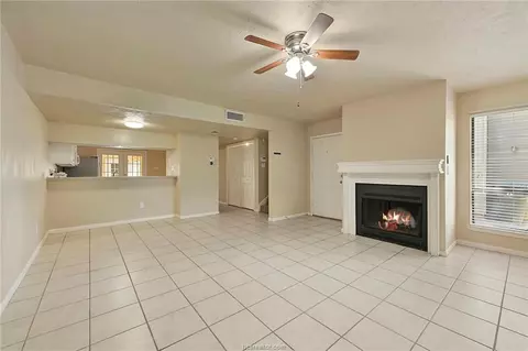 932 Navidad St, Bryan, TX 77801