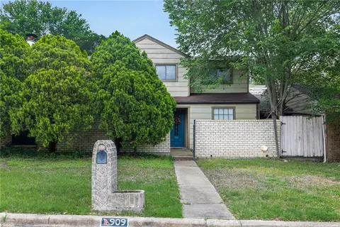 909 Westview St, Bryan, TX 77802