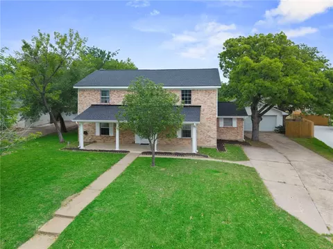 3807 Oak Ridge Dr, Bryan, TX 77802