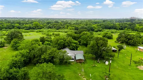 6088 Hare Ln, Bryan, TX 77808