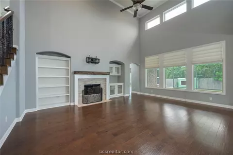 4100 Wallaceshire Ave, College Station, TX 77845