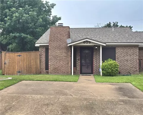 609 San Saba Ct, College Station, TX 77845