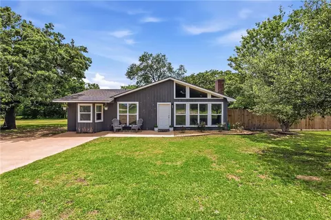 8132 Scasta Rd, Bryan, TX 77808