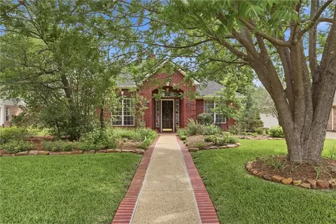 8407 Whiterose Ct, College Station, TX 77845