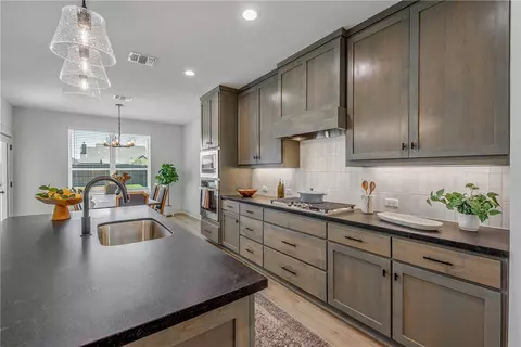 Kitchen - 5010 Acadia Loop, Bryan, TX 77802 photo 4 of 4