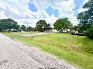 1905 Eisenhower Ave, Bryan, TX 77803 photo 3