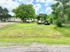 1905 Eisenhower Ave, Bryan, TX 77803 photo 2