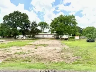 1905 Eisenhower Ave, Bryan, TX 77803 photo 4