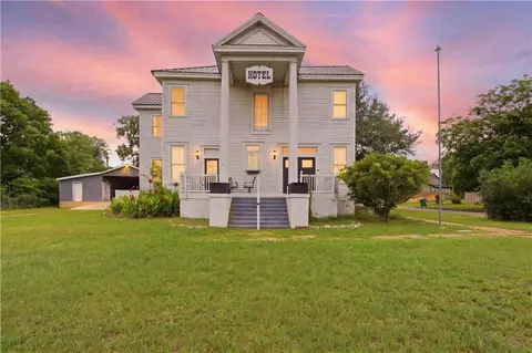 408 S Railroad Ave, Calvert, TX 77837