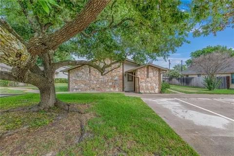 2323 De Lee Street 28, Bryan, TX 77802