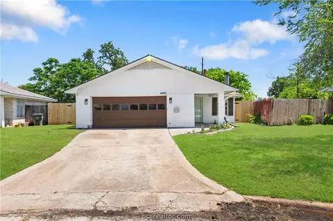 4403 Robinhood Cir, Bryan, TX 77803