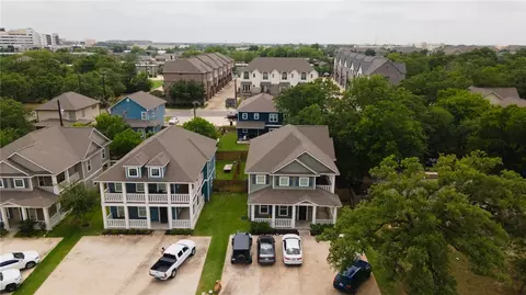 4206 Oaklawn St, Bryan, TX 77801
