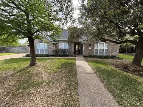 701 Royal Adelade Dr, College Station, TX 77845
