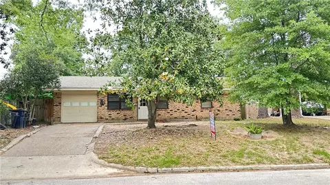 805 Avenue L, Conroe, TX 77301