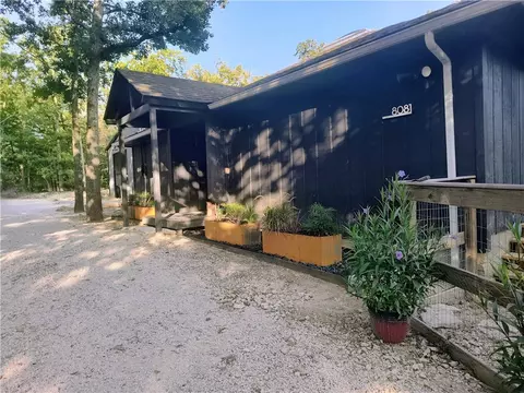 8081 Perry Ln, College Station, TX 77845