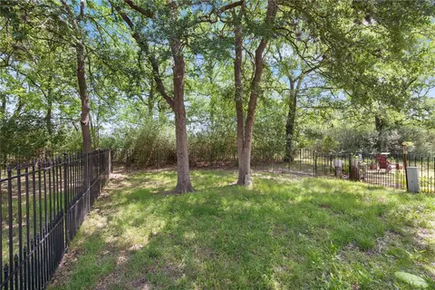 Exterior - 2837 Oakside Dr, Bryan, TX 77802 photo 3 of 4