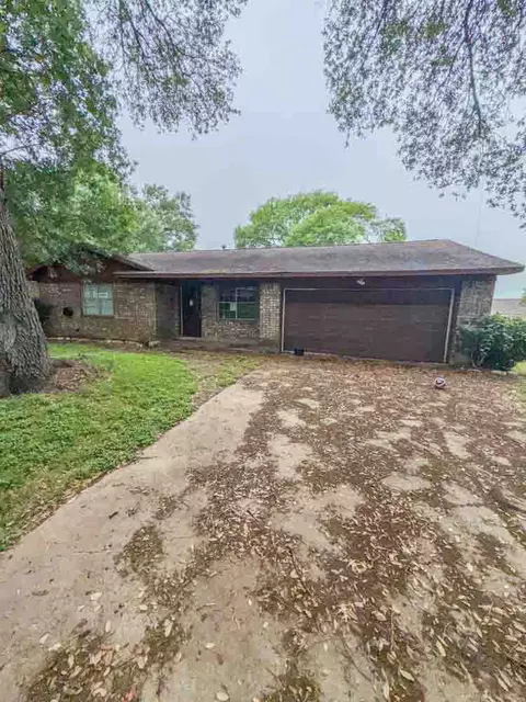 203 N Drumm, Brenham, TX 77833