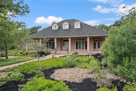 4701 Westminster Dr, Bryan, TX 77802