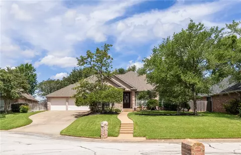 703 Kingsmill Ct, College Station, TX 77845
