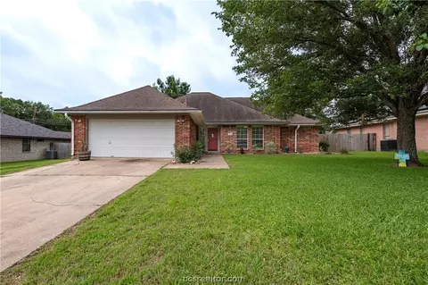 2009 Cobblestone Ln, Bryan, TX 77807