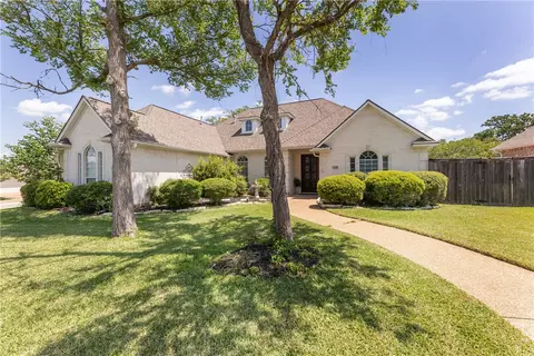 4439 Woodland Ridge Ct, College Station, TX 77845