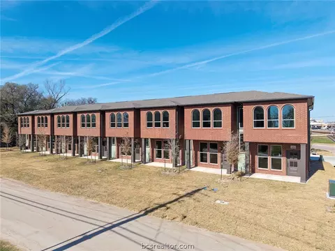 100 33rd W, Bryan, TX 77803