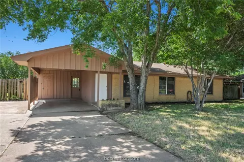905 Dellwood, Bryan, TX 77802