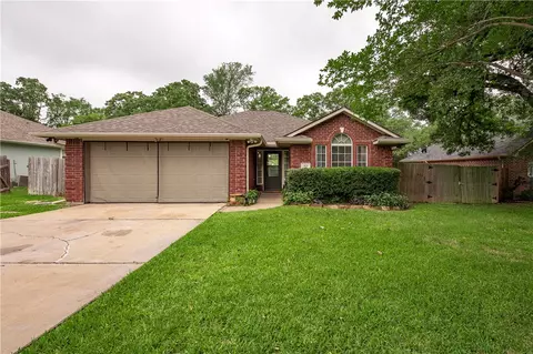 304 Copper Falls Dr, Bryan, TX 77803