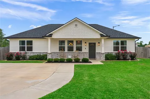 1902 Lamona Ct, Bryan, TX 77801