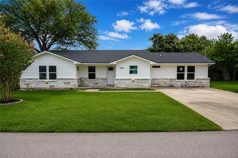 1000 N Sterling Ave, Bryan, TX 77803