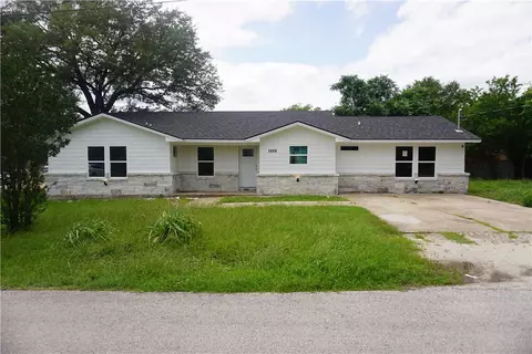 1000 N Sterling Ave, Bryan, TX 77803