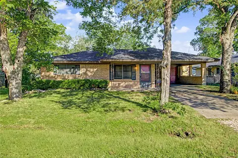 1102 W 9th St, Caldwell, TX 77836