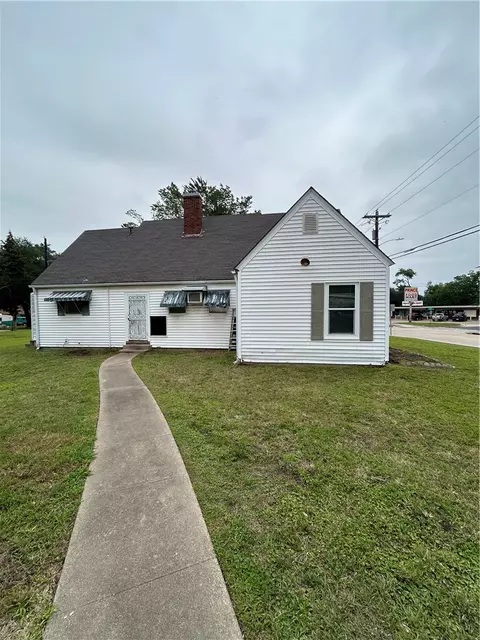 Exterior - 1217 E 27th St, Bryan, TX 77803 photo 3 of 4