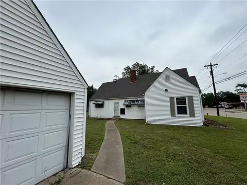 Exterior - 1217 E 27th St, Bryan, TX 77803 photo 4 of 4