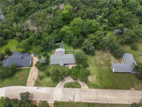 View/Area - 303 Brookside Dr E, Bryan, TX 77801 photo 2 of 3