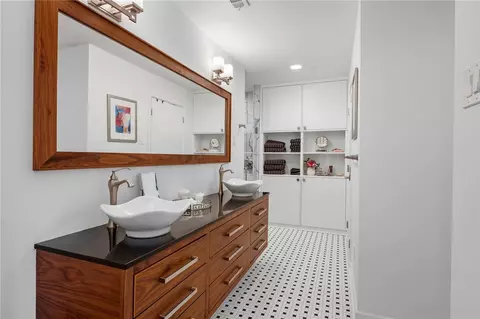 Bath - 303 Brookside Dr E, Bryan, TX 77801 photo 1 of 3