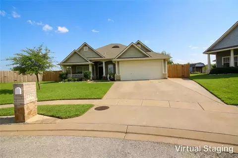 2701 Lynnwood Ct, Bryan, TX 77807