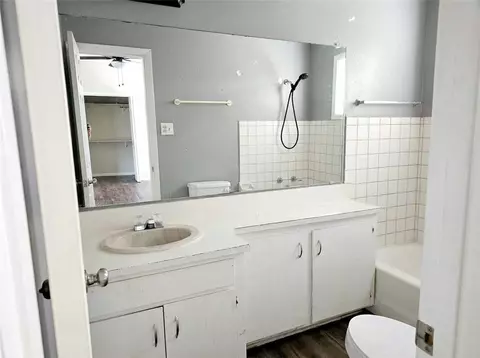 Bath - 801 Ash St, Bryan, TX 77803 photo 3 of 3