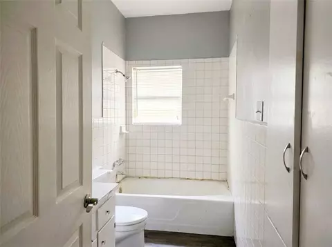 Bath - 801 Ash St, Bryan, TX 77803 photo 2 of 3