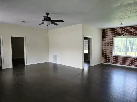 Living - 801 Ash St, Bryan, TX 77803 photo 1 of 2