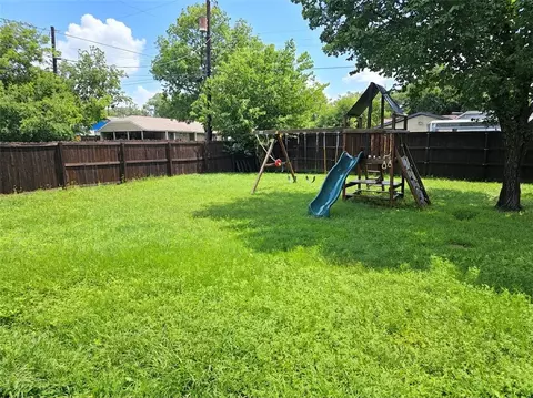Exterior - 801 Ash St, Bryan, TX 77803 photo 2 of 5