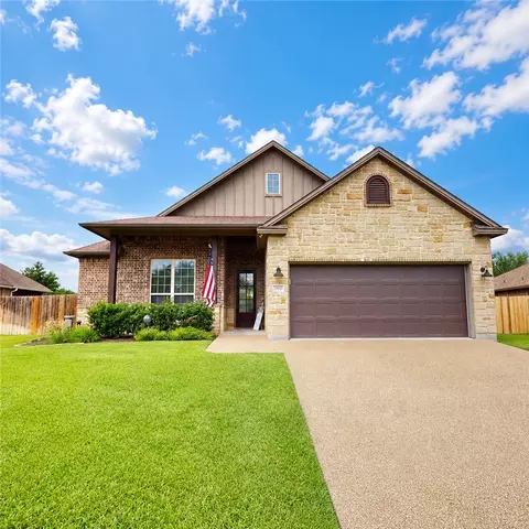 2912 Archer Dr, Bryan, TX 77808