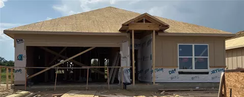 5528 Harriet St, Bryan, TX 77807