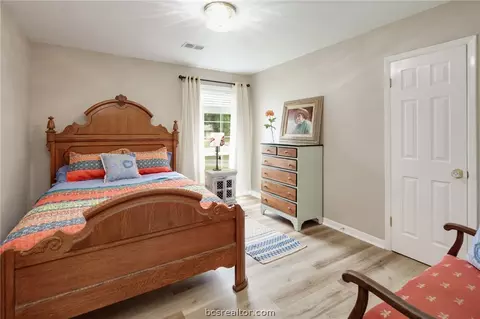 Bedroom - 2402 Morris Ln, Bryan, TX 77802 photo 2 of 3
