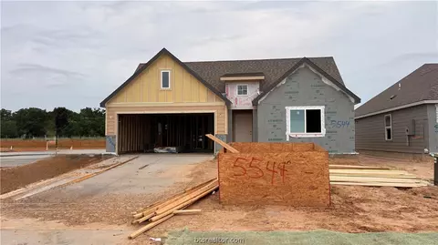 5544 Harriet St, Bryan, TX 77803