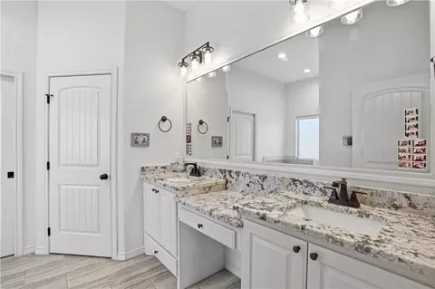 Bath - 3516 Foxcroft Path, Bryan, TX 77808 photo 4 of 6
