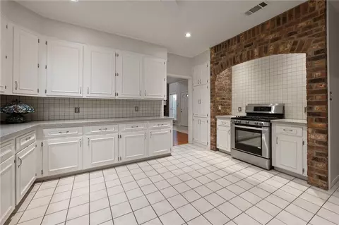 707 Walker St, Bryan, TX 77802 photo 6