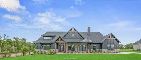 5403 Woodland Park Dr, College Station, TX 77845