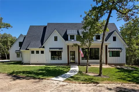 1629 Sawmill Rd, Calvert, TX 77837