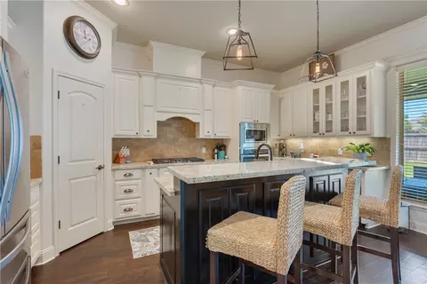 3301 Covington Ct, Bryan, TX 77808 photo 6